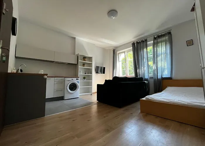 Joyful アパート *